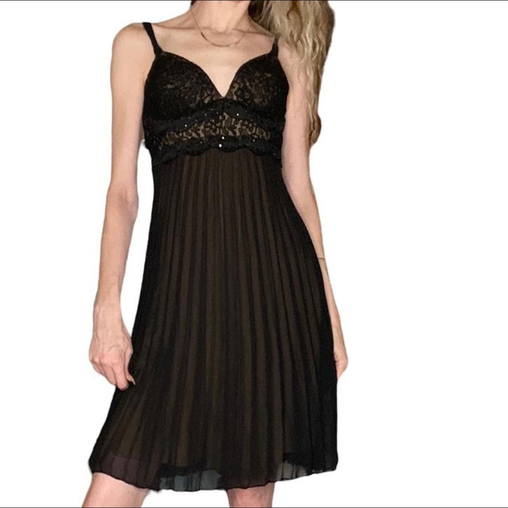 Citi Clothing Elegant Black pleated Lace Coctail Dress